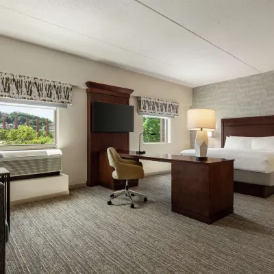Hampton Inn & Suites Pittsburgh/Waterfront-West Homestead Hotels near USS Requin