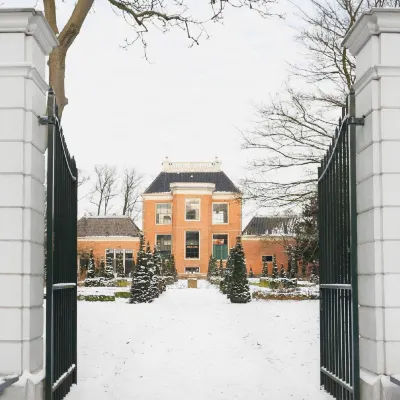 Kuwadro Guesthouse Jordaan Отели рядом с достопримечательностью «Музей Мультатули»