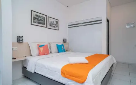 Sans Hotel Fiffa Premiere Malang by RedDoorz