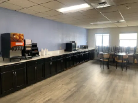 Super 8 by Wyndham Henrietta/Rochester Area Hotels in Henrietta