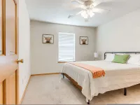 5-bedroom With 6 Beds for Social Gathering Hotels in Del City
