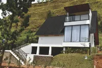 Sekar Arum Villa di Mahkota Sangkuriang Glamping Hotels in Cisarua