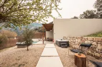 Monastery Estate Retreat - Pet friendly