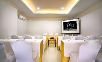 Hotel Neo Candi Simpang Lima - Semarang by Aston