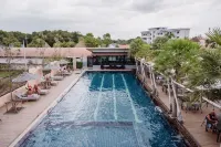 Ray Hotel Buriram - Swimmingpools