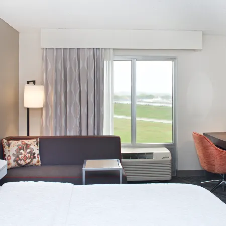 Hampton Inn & Suites N. Ft. Worth-Alliance Airport
