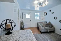 Vintage Riverside Motel Apt #6