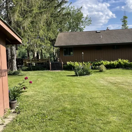 Getaway Cabin on the Rock River, enjoy kayaking, canoeing and fishing
