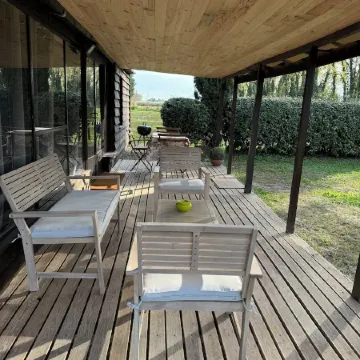 Authentic Luberon, Lodge-Style House in the Heart of Nature Отели в г. Кавайон