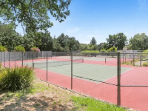 Cozy 3 Beds/2 Bath Condo - Silverado