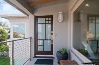 La Jolla Beach and Village - Contemporary and Bright w/Partial Ocean View