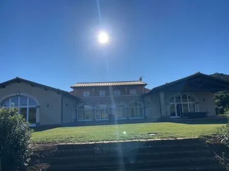 Estate of Cosa,stunning mansion, swimming pool ,ac, wi-fi, sat