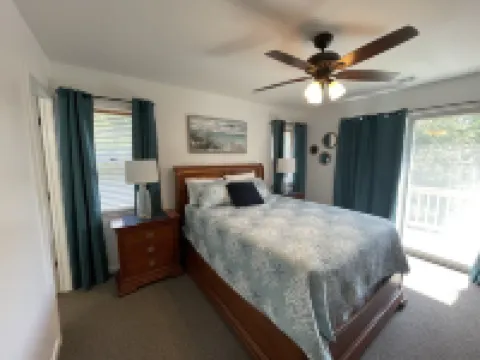 Perfect place for a beach getaway - 7 min walk to beach