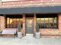 The Lawft, Suite 3, 2King Beds each with its own bath,No Cleaing Fee or Stairs فنادق في رسل