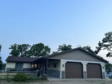 Experience Luxury, Leisure, and Lakefront Living for the Whole Family.