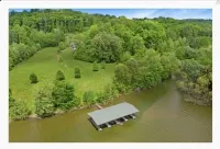 Relaxing & spacious waterfront home on Barkley Lake with 5 Bedrooms and 4 Baths