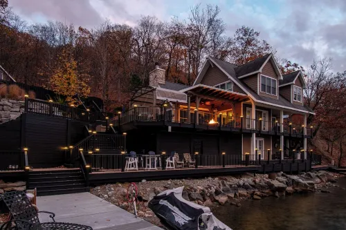 Lake House Retreat on Beautiful Canandaigua Lake Sleeps 12 فنادق في Middlesex