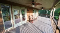 Private Cabin Close  to Gatlinburg., Pigeon Forge, Townsend and Wears Valley