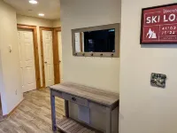 Spacious house at Camelback near water parks and ski lifts!