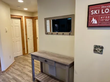 Spacious house at Camelback near water parks and ski lifts!