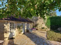 Romantische wijnboerderij met zwembad, buitenkeuken en pizza-oven.