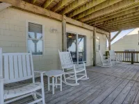 Dream Getaway a Gorgeous Private Oceanfront with Hot Tub Sleeps 12