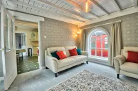 A stylish cottage, in the heart of the delightful  village of Grosmont 格羅斯蒙特住宿飯店