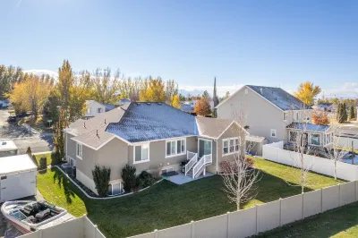 6 Bedroom Rambler Near UVU, BYU, & Golf Course