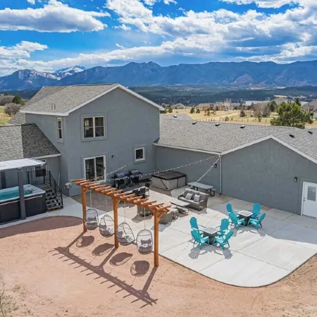 20 ft swim spa! 5 bed, 4 bath, hot tub, 5 acres, game room, north CO Springs!