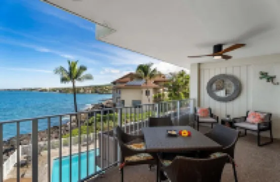 Super Clean~Ocean Front! Watch Whales & Dolphins While Having Your Coffee
