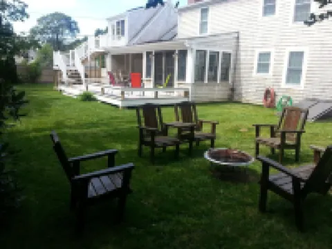 5BR-Beautiful Chatham-Year Round-Sleeps up to ten (10 1 Mile to Town!