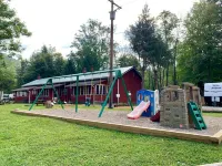 "Family Fun by the River: Sleeps 9, Pet-Friendly Cabin