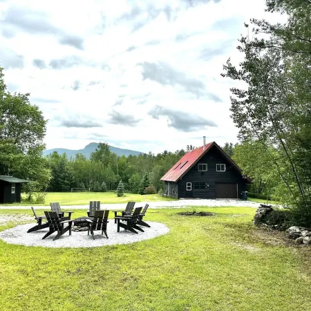 Stay near Jay Peak at your own private cabin with 18 brookside acres!