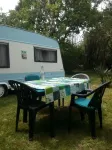 CHARMING CARAVAN IN "SIXTIES" MODE Hotel a Indre-et-Loire
