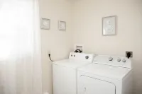 Large 4 Bedroom CT Home Comfy for Longer Stay Hotels in Bristol