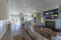 Chic Hamptons Home near beach!