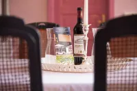 Romantic living in the manor house in the middle of Gut Mahndorf park