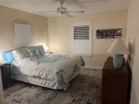 Comfy condo on the 17th green of True blue, min’s  to beach, shops & great food