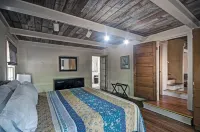 7Br City Retreat  Smart TVs, BBQ & Near Belhaven Hotels in Jackson