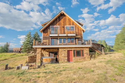 Skiers Special! Discounted Rates and Shorter Stays Through 12/19/2025!