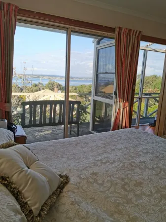 Flinders Island - Self Contained Holiday Home - Lady Barron - "Masters Quarters" Отели в г. Флиндерс