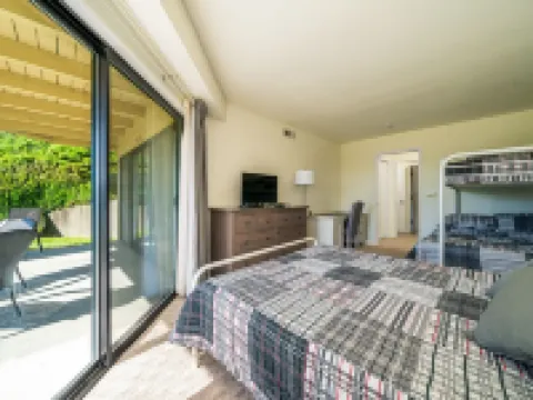 Wapato Point Halmalka Condo 510-A, 3 bed 2 bath, Sleeps 8,  Next to Outdoor Pool Hotels in Manson
