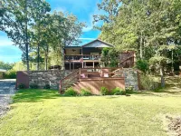 Lakefront,  Private Beach, Hot tub, Kayaks, Paddle boards