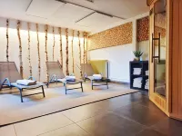 Vacation home (up to 15 pers, sauna, 7 rooms, 6 bathrooms, dogs allowed, garage