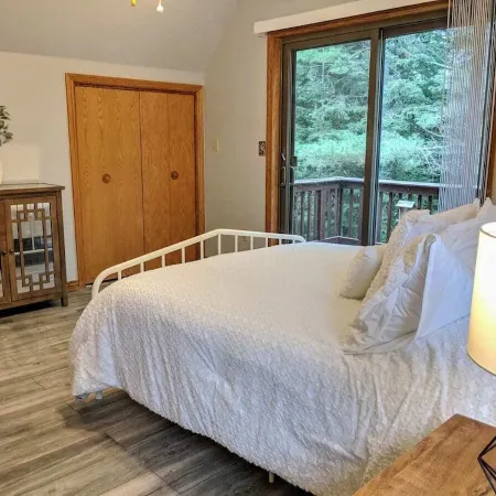 Twin Mountain River House – Serene White Mountains Hideaway by the River!