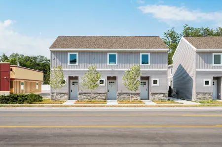 Brand New Modern and Cozy Townhouse On The Cusp Of Downtown Traverse City