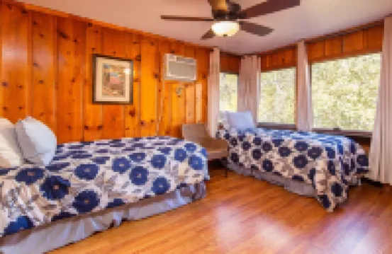 The Kaweah River Cabin sleeps up to 8 guests, located 3 minutes from entrance
