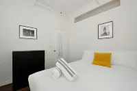 Private and Cozy  3 Bedroom in the heart of Manhattan.