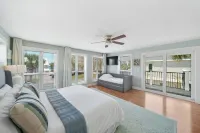 Across Beach, Pool, Pool Table,Ping Pong, Golf Cart Rental, Amazing Yard, 7 BR - Private Pools