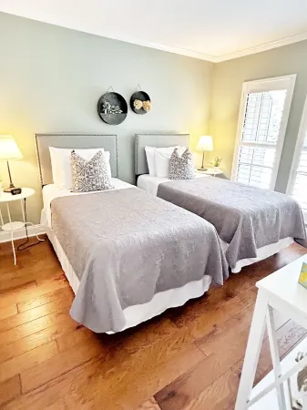 Beautiful, renovated ,clean 2BD,2BA condo in Pinehurst, Pool, Wifi , Cable etc